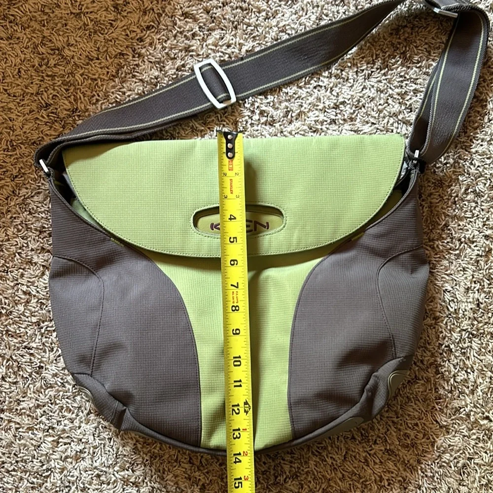 Keen cross body transit bag